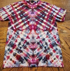 Custom tie dyed mens/unisex T-shirt, size M.